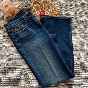 Levi’s San Francisco Jeans. Slight Curve. bootcut.